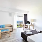 Hotel & Village Baia Di Conte 4*