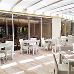 & Village Baia Di Conte 4*