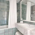 & Village Baia Di Conte 4*