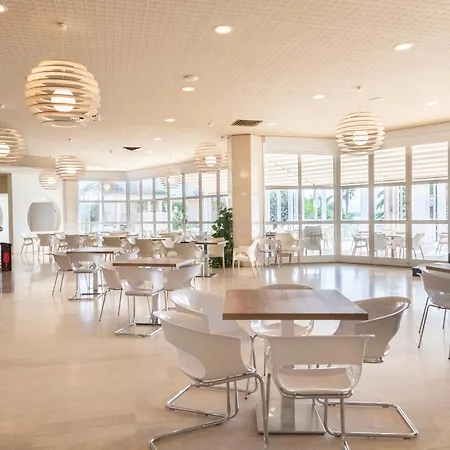 & Village Baia Di Conte 4*