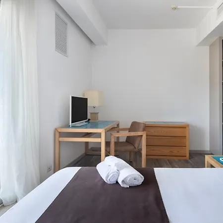 & Village Baia Di Conte 4*