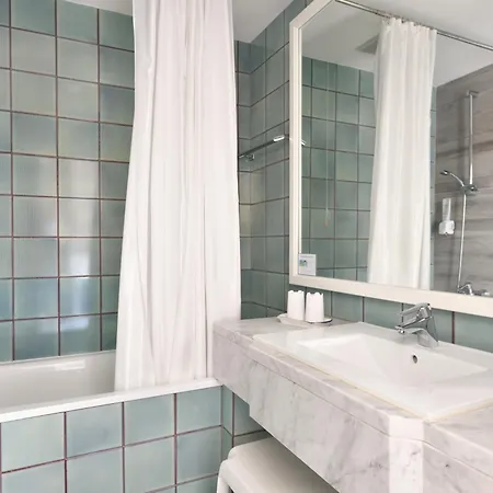 & Village Baia Di Conte 4*