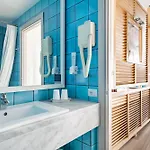 & Village Baia Di Conte 4*