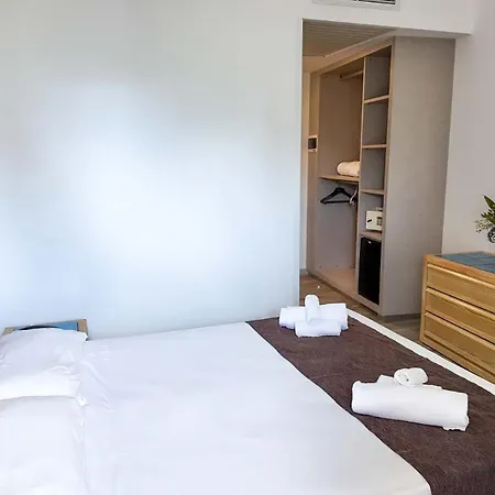 & Village Baia Di Conte Otel