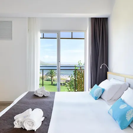 & Village Baia Di Conte Otel 4*