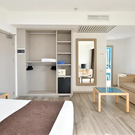 & Village Baia Di Conte 4*